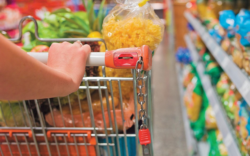 Sabe como economizar nas compras do supermercado? Veja nossas dicas e não passe mais aperto na hora de encher o carrinho de compras.